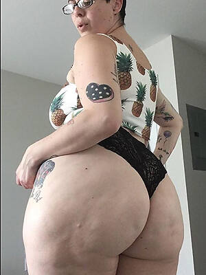 Big ass mature women-porno