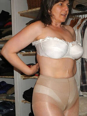 gorgeous sexy mature nylons