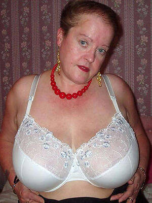 sexy mature in bras adult home pics