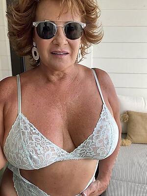 beautiful mature relative to bras porn pics