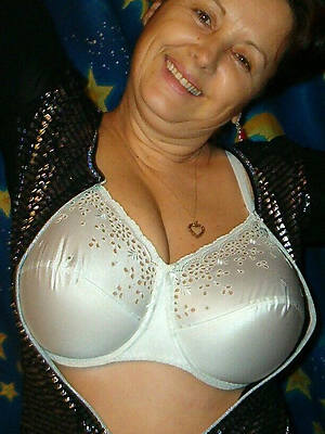 mature tits in bras adult home pics
