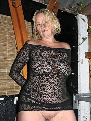 horny amateur mature flaunts her tits