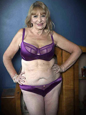 sweet nude older mature woman photos