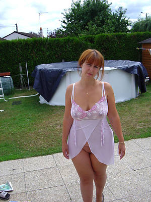 naughty mature housewives pics