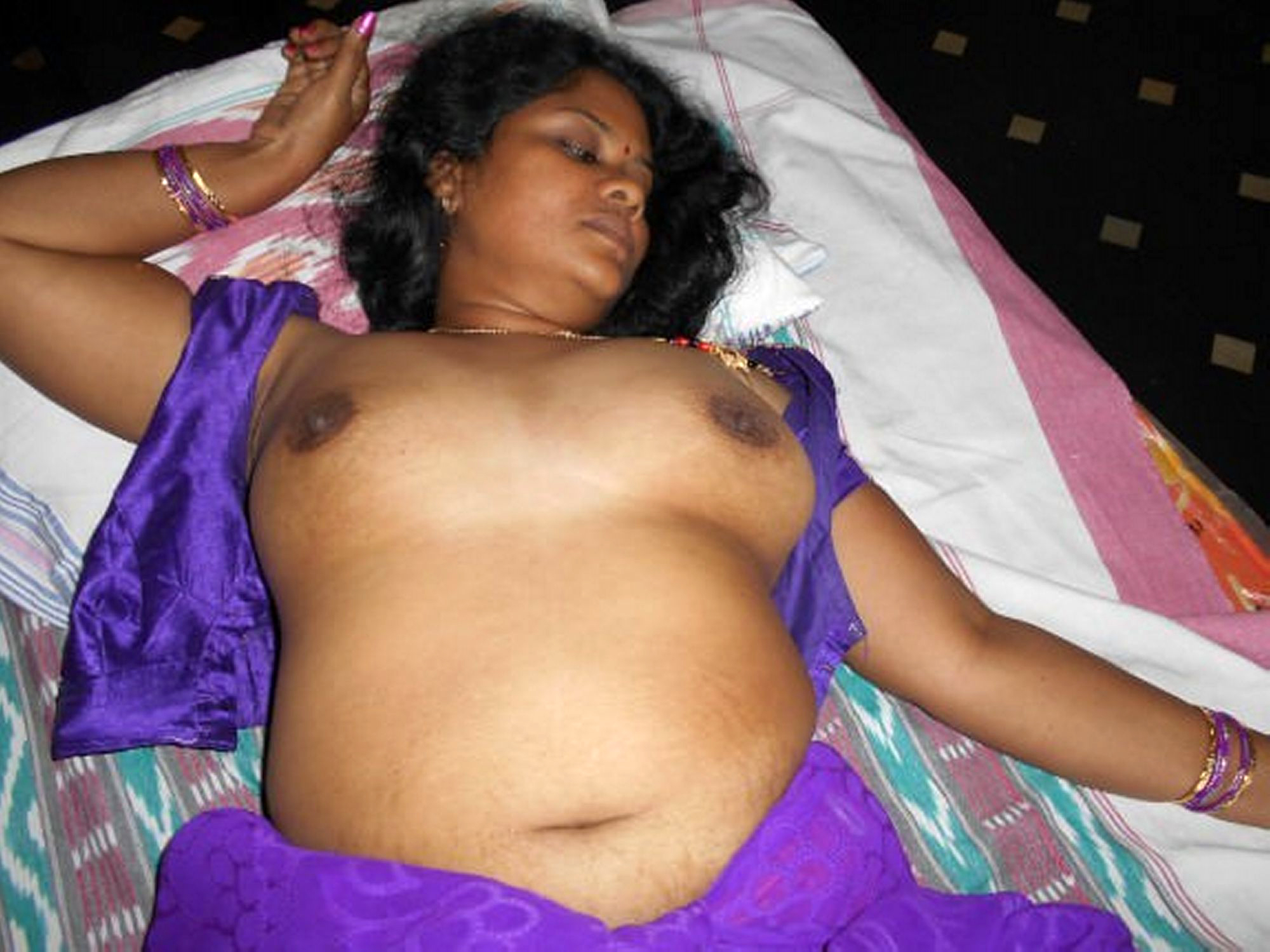 Nude grown-up indian women cunt lips - MatureHomemadePorn.com